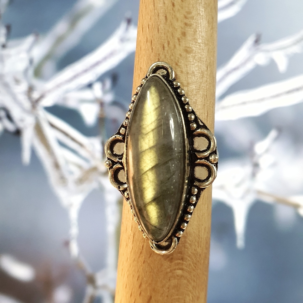 Labradorite Gemstone Sterling Silver Plated Ring Size 8